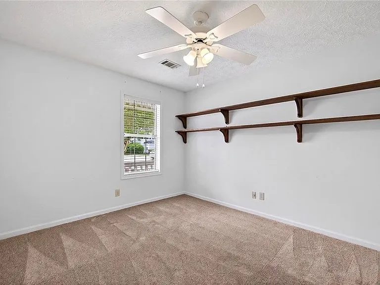 4502 Legend Hollow Ln — Photo 25