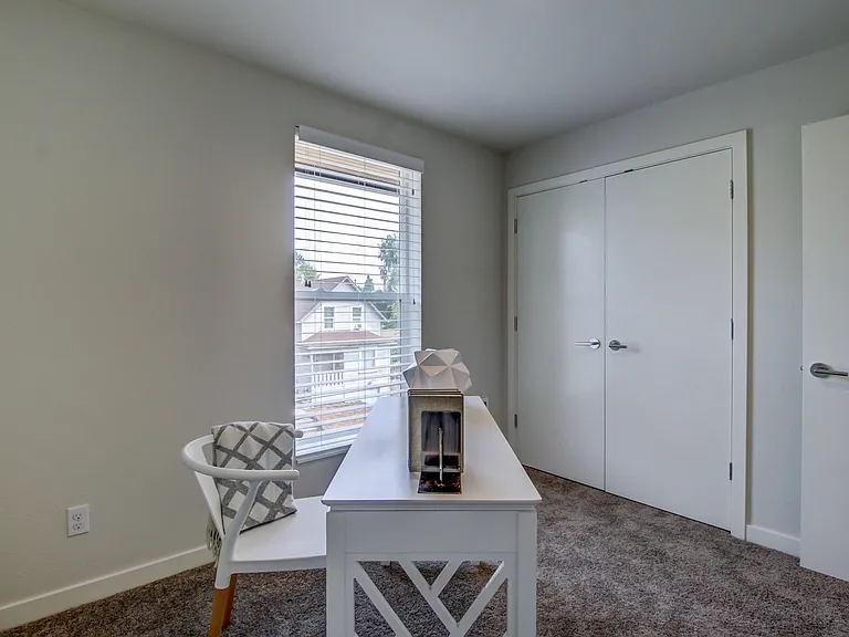 686 SE Spokane St #9 — Photo 10
