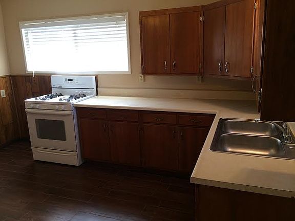 2nd image of 1422 W Stoneridge Ct
