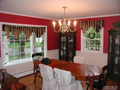 5th image of 33 Fairwater Ave