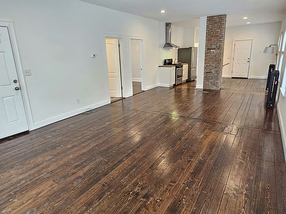 4th image of 110 Tobey St #1