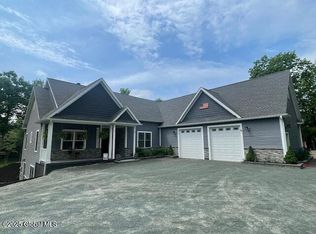 23 Plumadore Dr, Troy, NY 12180