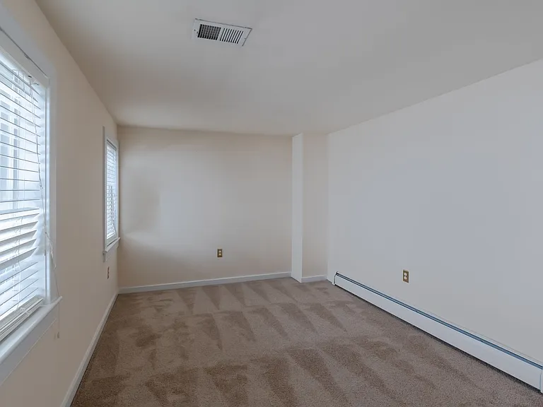 833 S Bond St — Photo 24