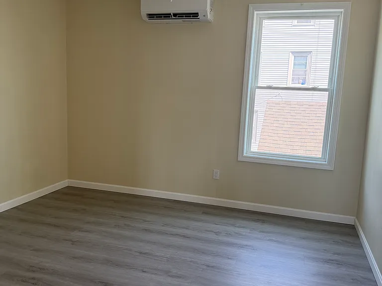 119 Florence St #2 — Photo 6