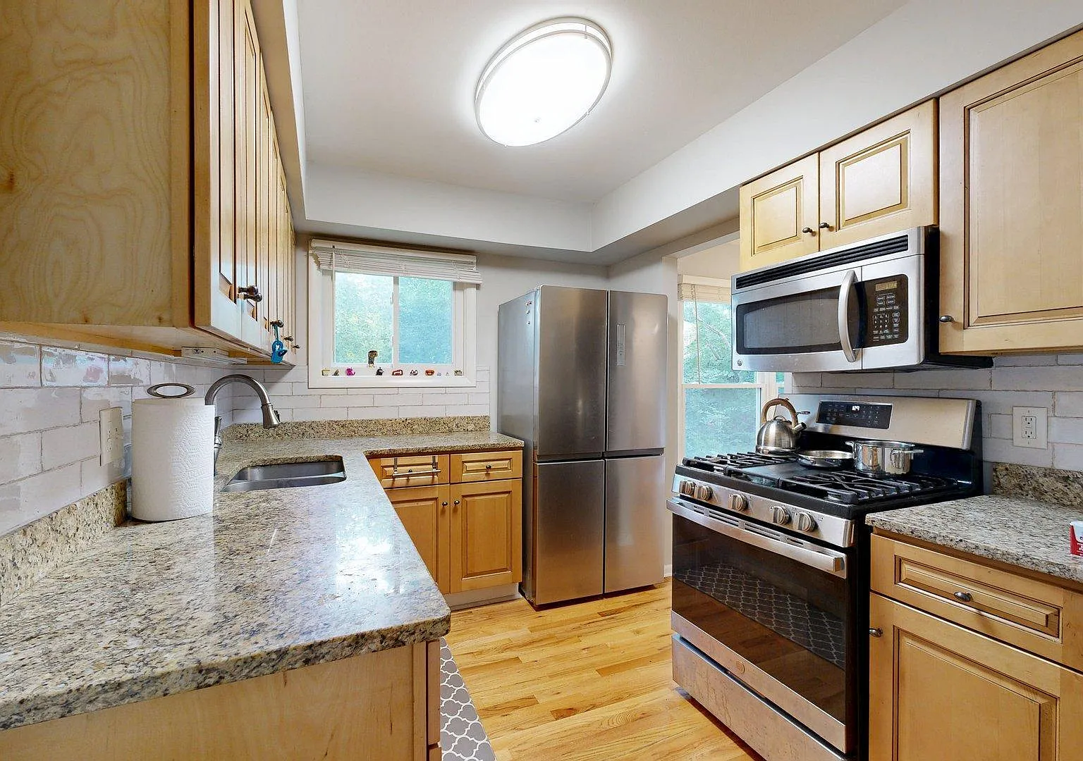 2 bed, 1.5 bath, 994 sqft, $2,800 — Photo 4