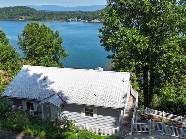 300 Overlook Dr, Hiawassee, GA 30546