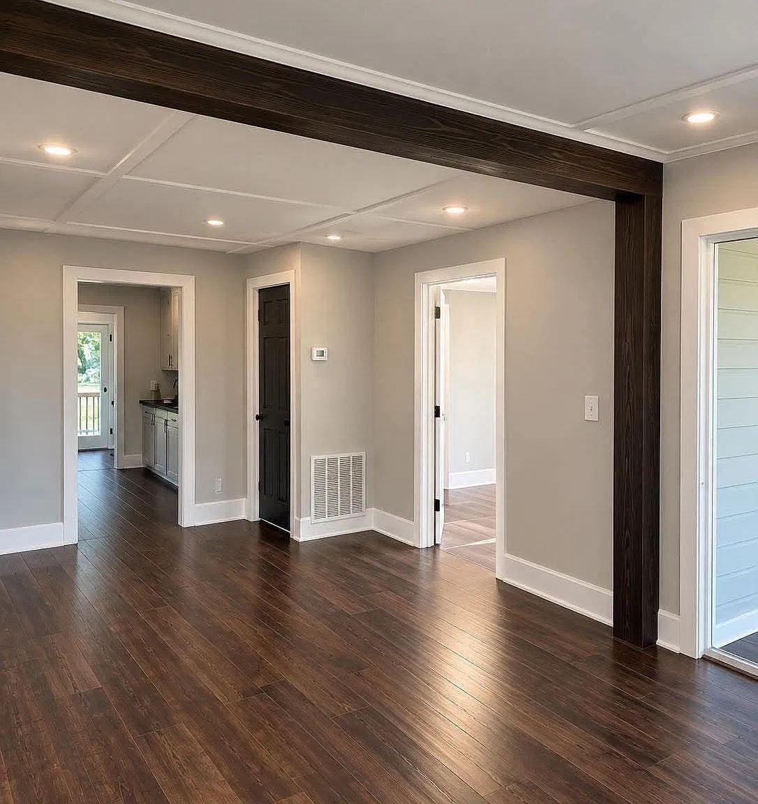 3 bed, 726 sqft, $1,600 — Photo 1