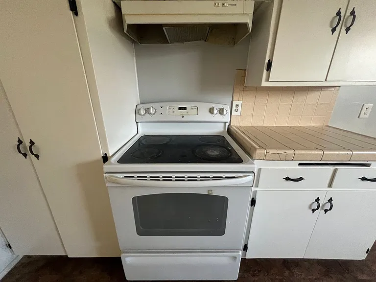 229 S Buena Vista St — Photo 27