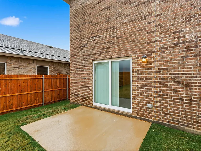 2106 Meadow Park Dr — Photo 35