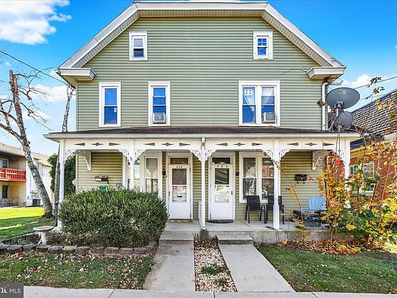 2nd image of 220 E Park St #222