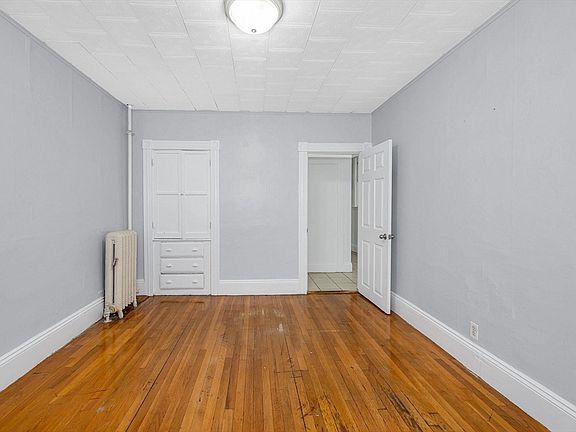 4th image of 884 Huntington Ave