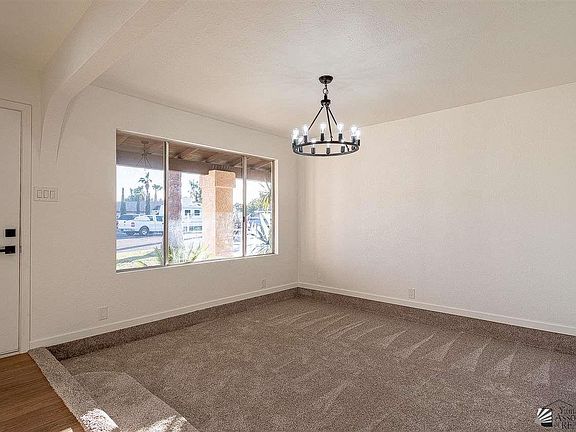 3rd image of 2228 W Pueblo St