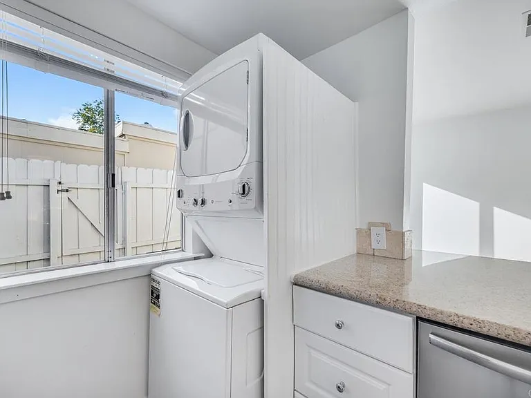 851 Del Mar Downs Rd #E — Photo 9