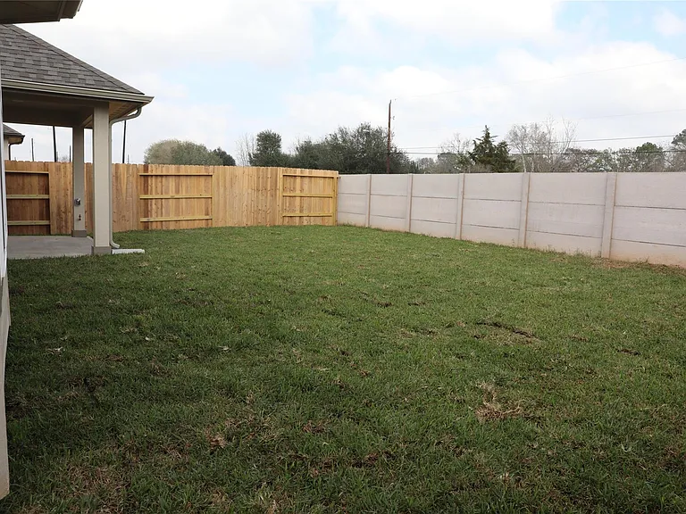 523 Ellwood Ter — Photo 20