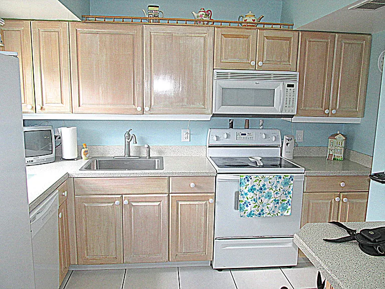 10 Colonial Club Dr #101 — Photo 8