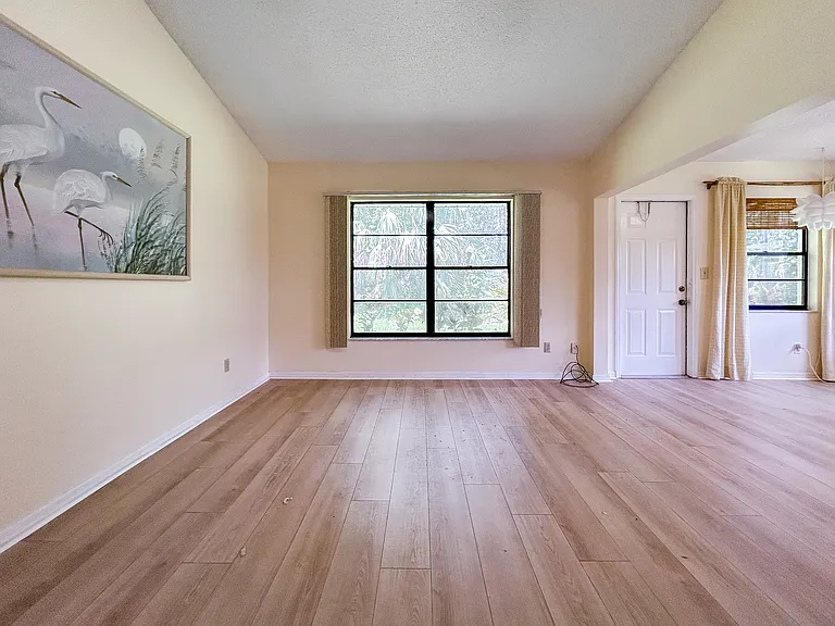 1750 Atrium Dr — Photo 7