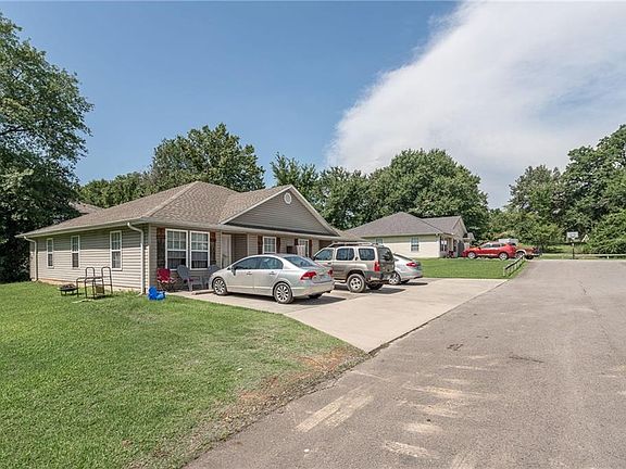 4th image of 206 S 26th St