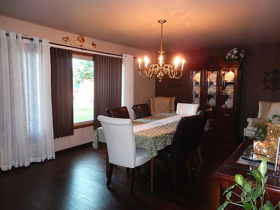 4th image of 16636 Meadow Ln
