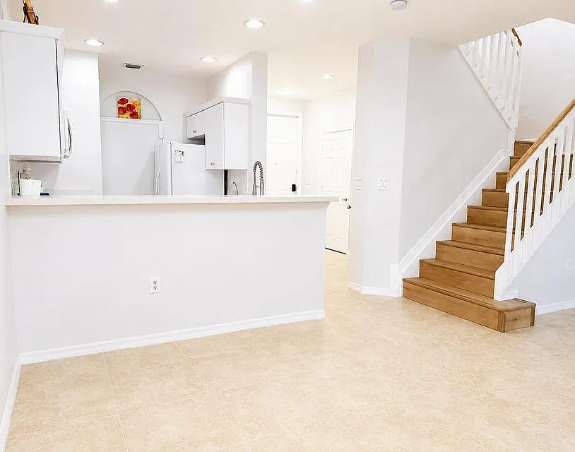 3 bed, 2.5 bath, 1640 sqft, $2,795 — Photo 3