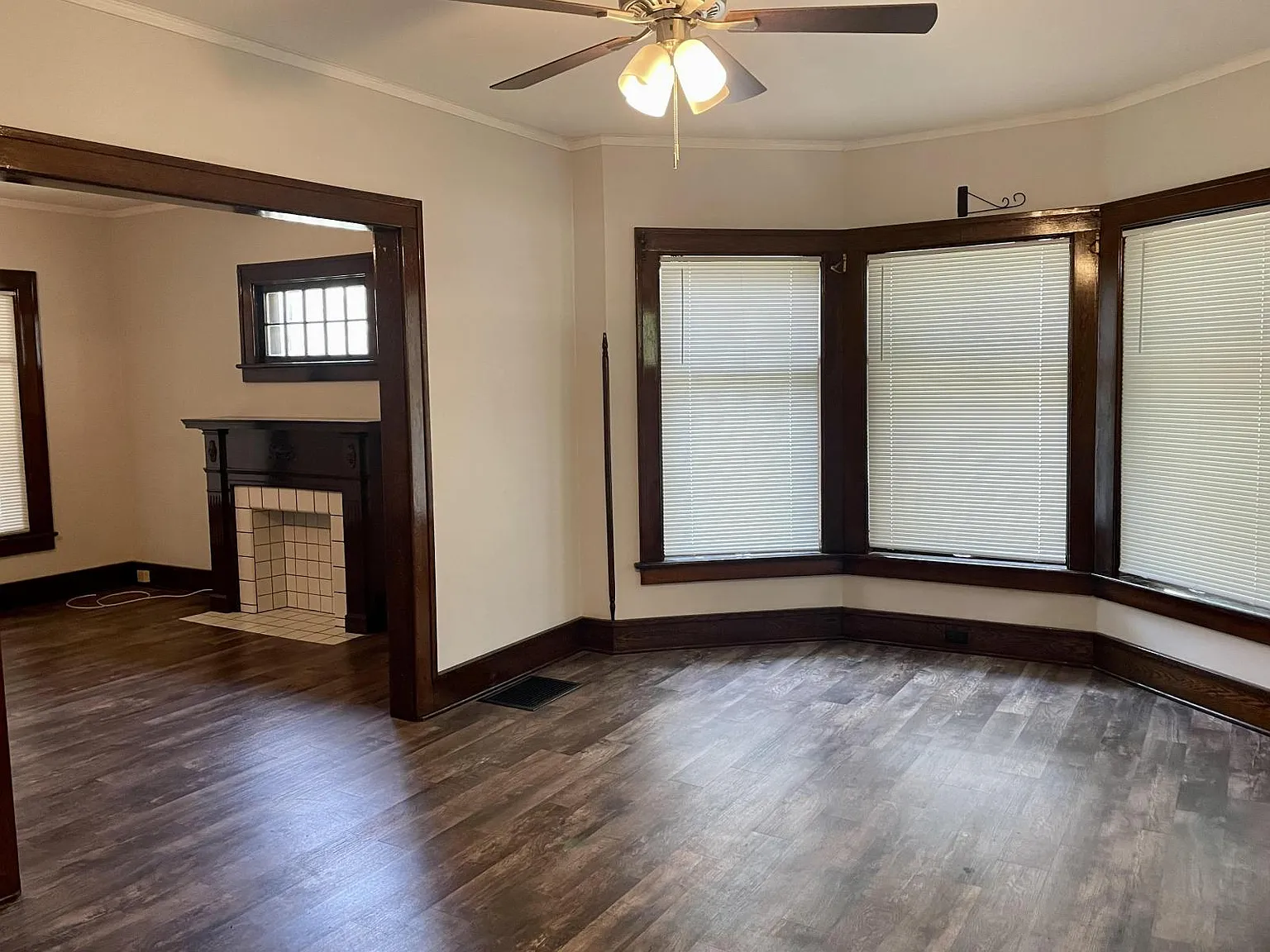 3 bed, 1.5 bath, 1200 sqft, $1,300 — Photo 3