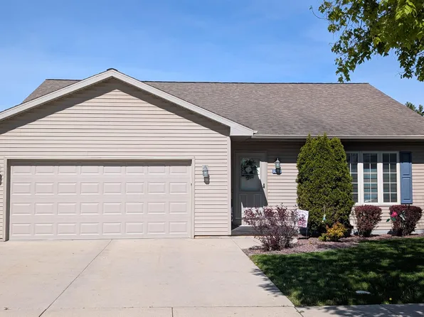 388 Rockrose Dr, Fond Du Lac, WI 54935
