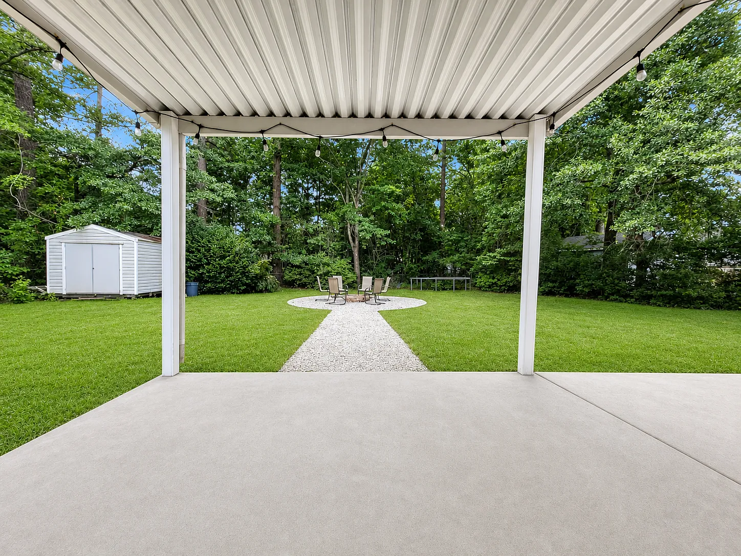 3 bed, 2.5 bath, 1850 sqft, $1,850 — Photo 3