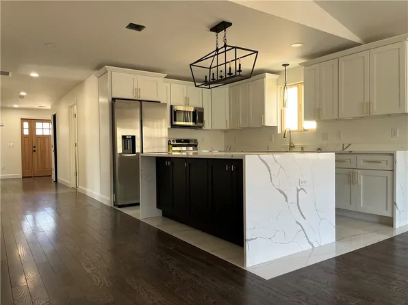 33 Thurber St, Providence, RI 02904