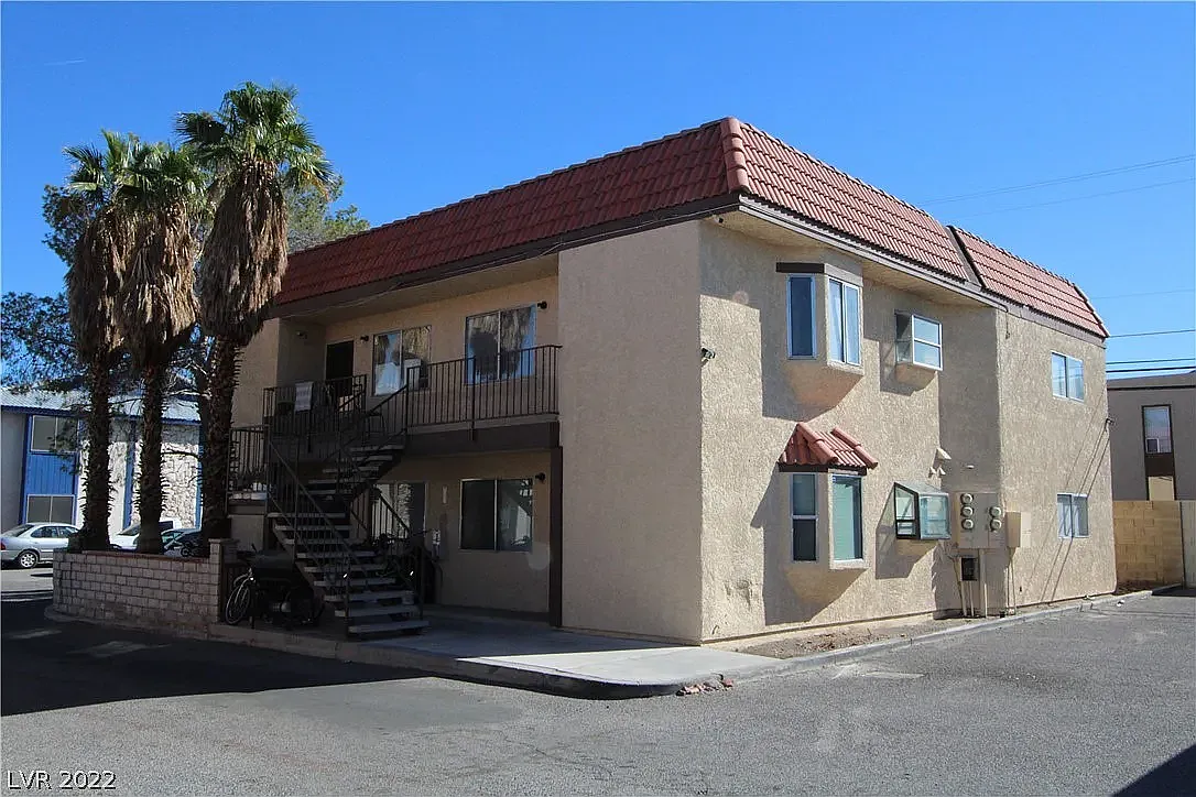 2 bed, 650 sqft, $1,250 — Photo 1