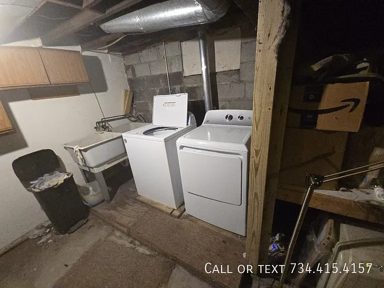 110 E Summit St — Photo 38