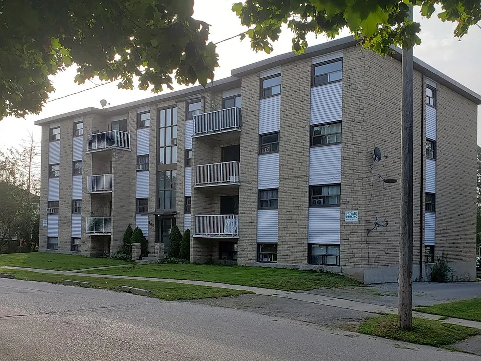 105 Mausser Ave #16