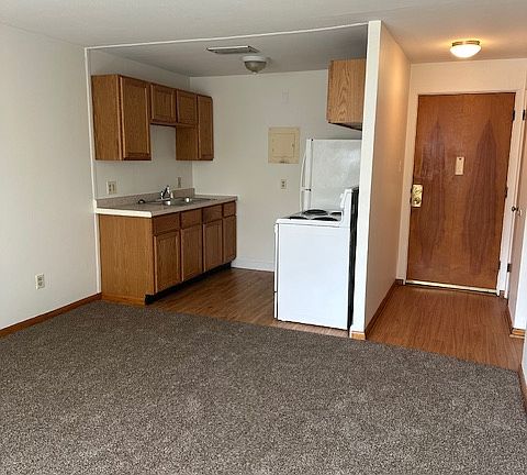 3rd image of 1800 Fremont Ave N APT 206