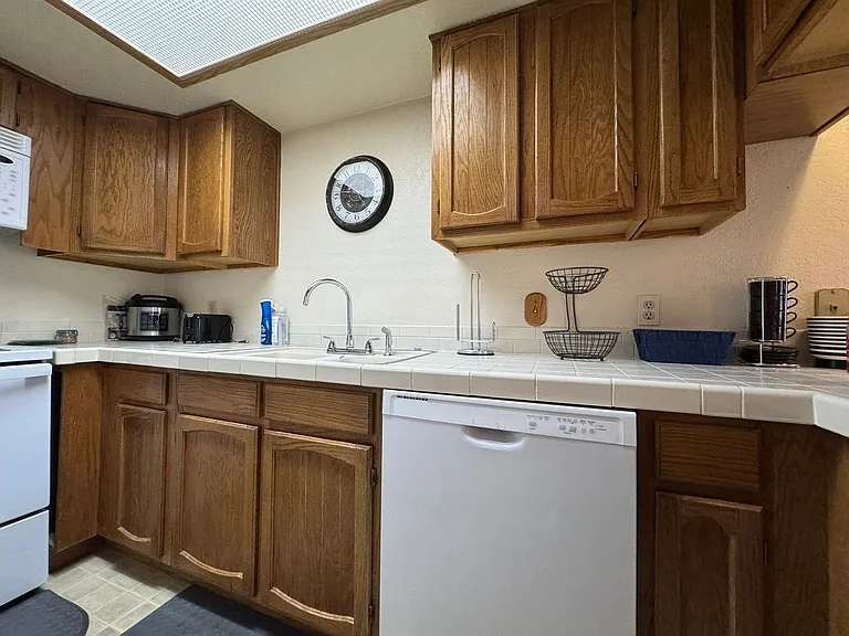454 Riverfront Dr #204 — Photo 12