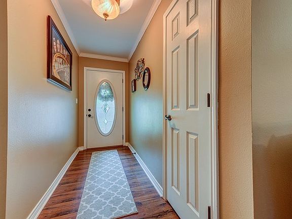 5th image of 110 Willow Bay Dr