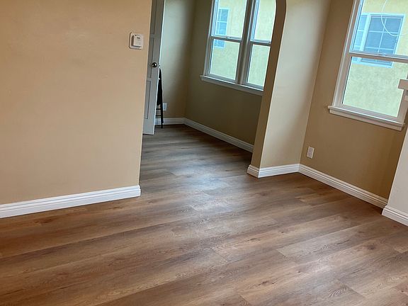 4th image of 1114 W 99th St