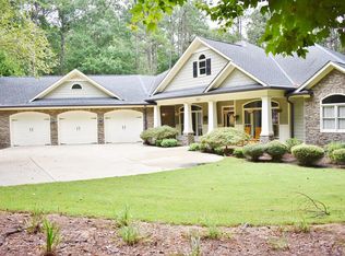 242 Winding Lake Dr, Hamilton, GA 31811