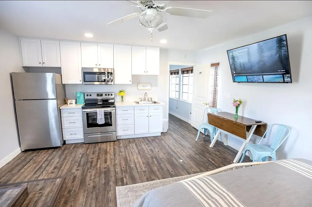 181 Anacapa Dr — Photo 1