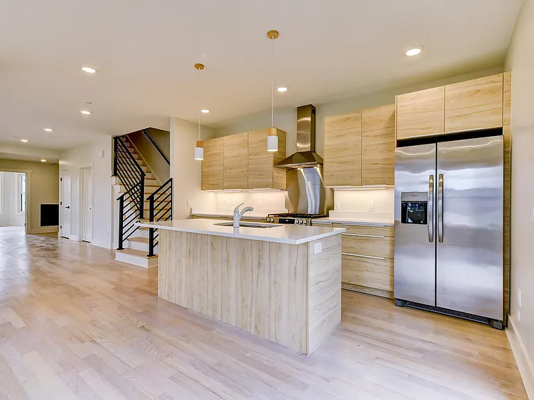 48 Walnut St #1 — Photo 4