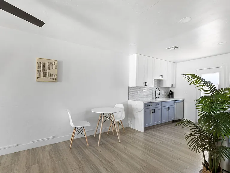 6616 E Avalon Dr — Photo 10