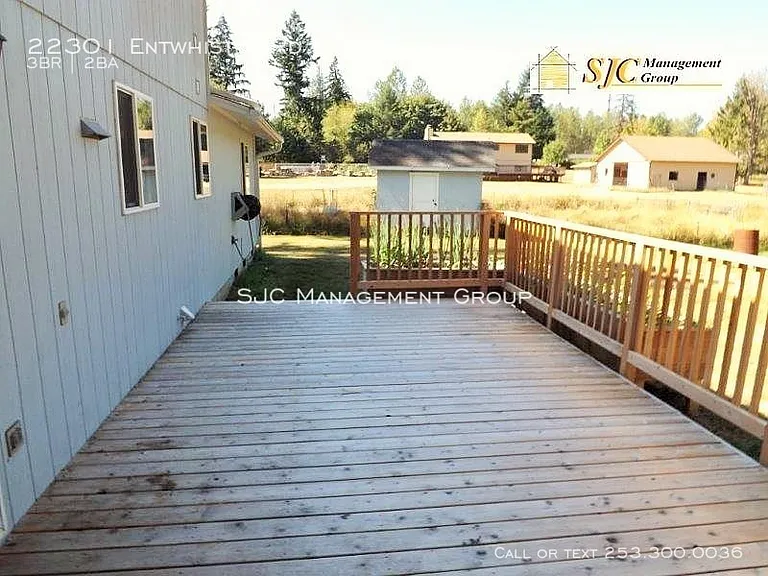 22301 Entwhistle Rd E — Photo 17