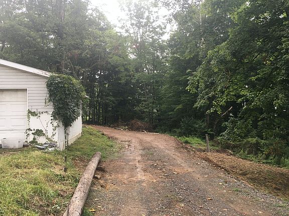 5th image of 161 Daybrook Dr