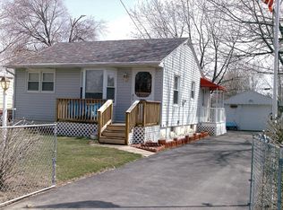 1015 Mambrino Rd, Oregon, OH 43616