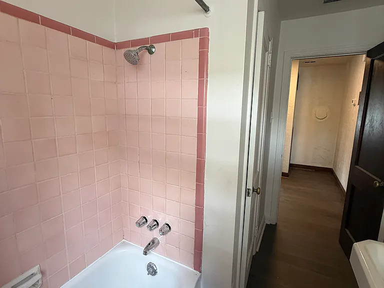 228 NW 4th Ave — Photo 16