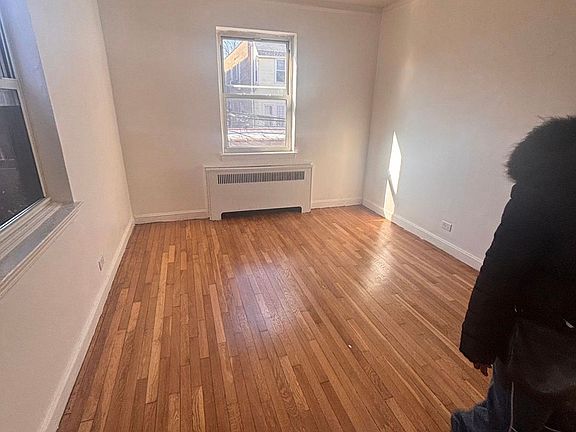 4th image of 2047 Burr Ave Floor 2