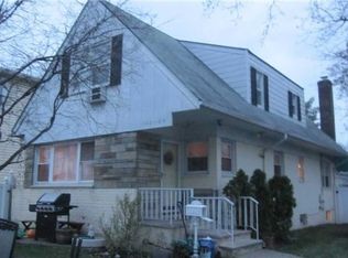 16004 Cryders Ln, Whitestone, NY 11357