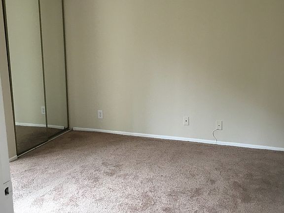 4th image of 1229 N Sycamore Ave APT 110