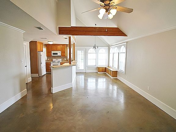 2nd image of 806 Switzer St