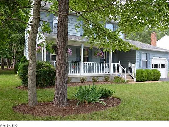 3rd image of 10016 Bush Ln