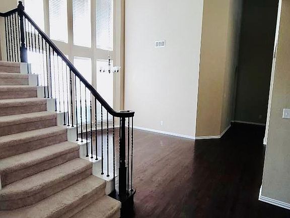 5th image of 2529 Cotillion Dr