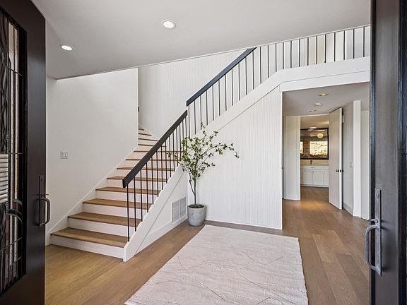 4th image of 30 Chateau Place