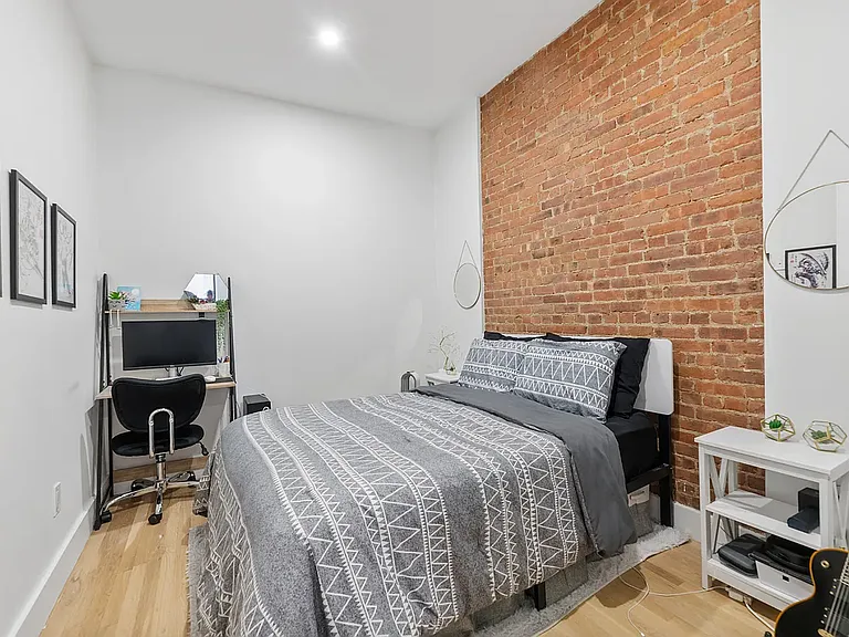 425 Amsterdam Ave #2N — Photo 4